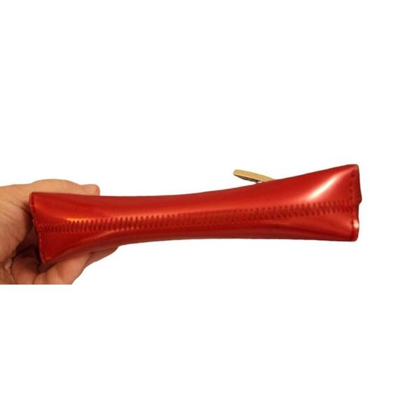 Beijo Red Patent Leather Clutch Wallet With Zip Closure & Internal Pockets Flaw - Picture 4 of 9